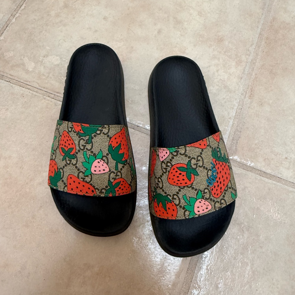Gucci Limited Edition Strawberry Print Slides